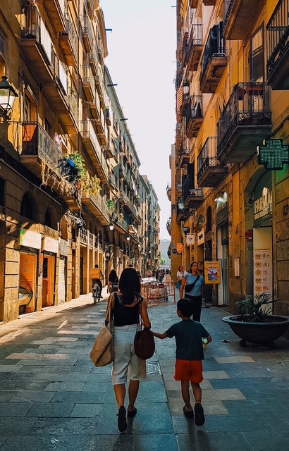 We wandered around Passeig de Gràcia. 